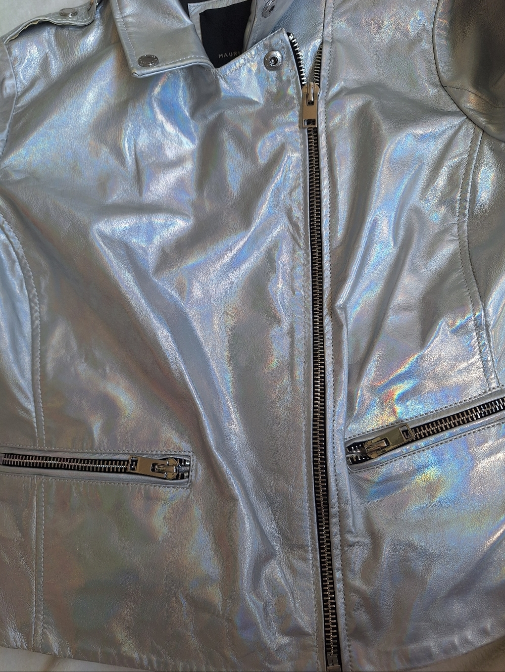 ✨ MAURITIUS Silver Holographic Leather Moto Jacket Sz L (Fits like M) ✨️ - Picture 14 of 16